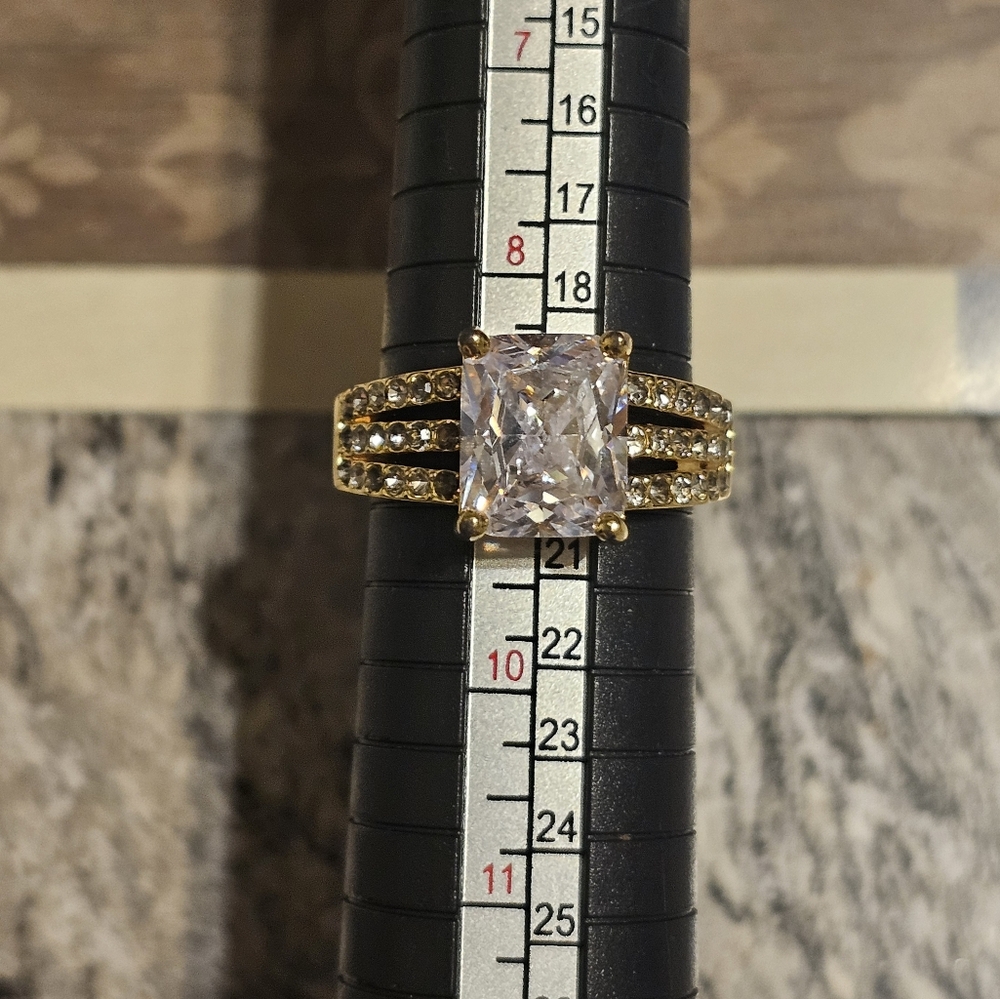 Charter Club gold tone crystal ring size 9 - Picture 3 of 4